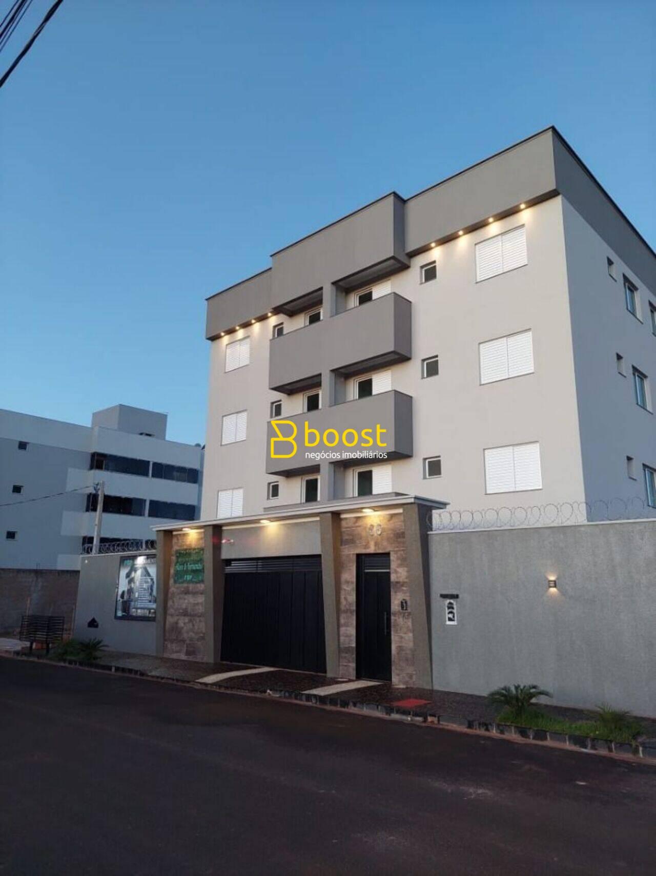Apartamento com 2 dormitórios à venda por R$ 321.300,00 - Novo Mundo - Uberlândia/MG, foto 2