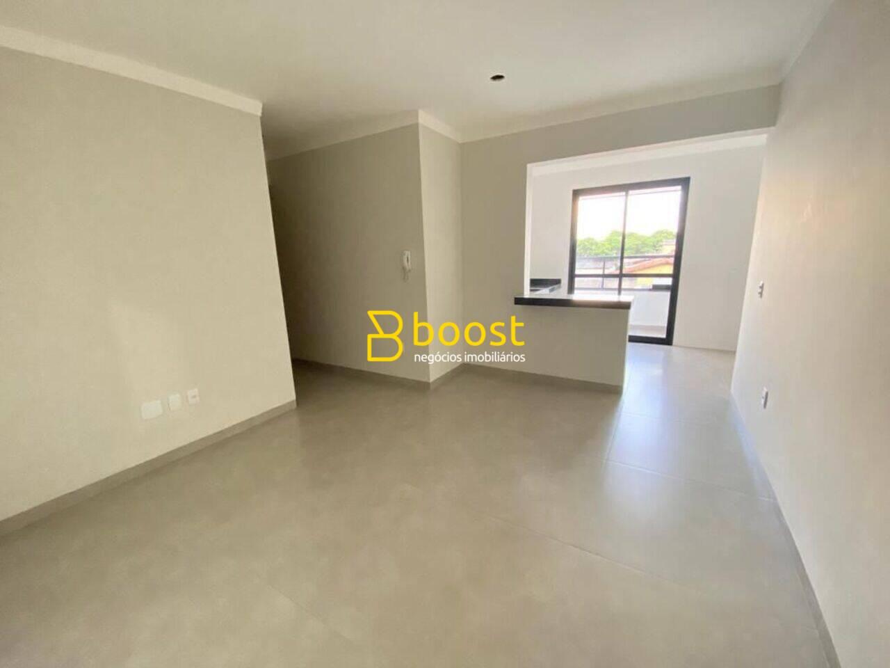 Apartamento com 2 quartos, 61 m², à venda por R$ 273.000 - Santa Mônica - Uberlândia/MG, foto 2