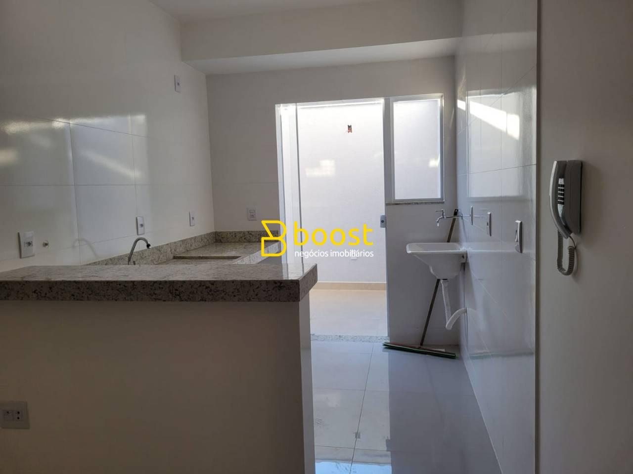 Apartamento com 2 quartos, 65 m², à venda por R$ 290.000 - Santa Mônica - Uberlândia/MG