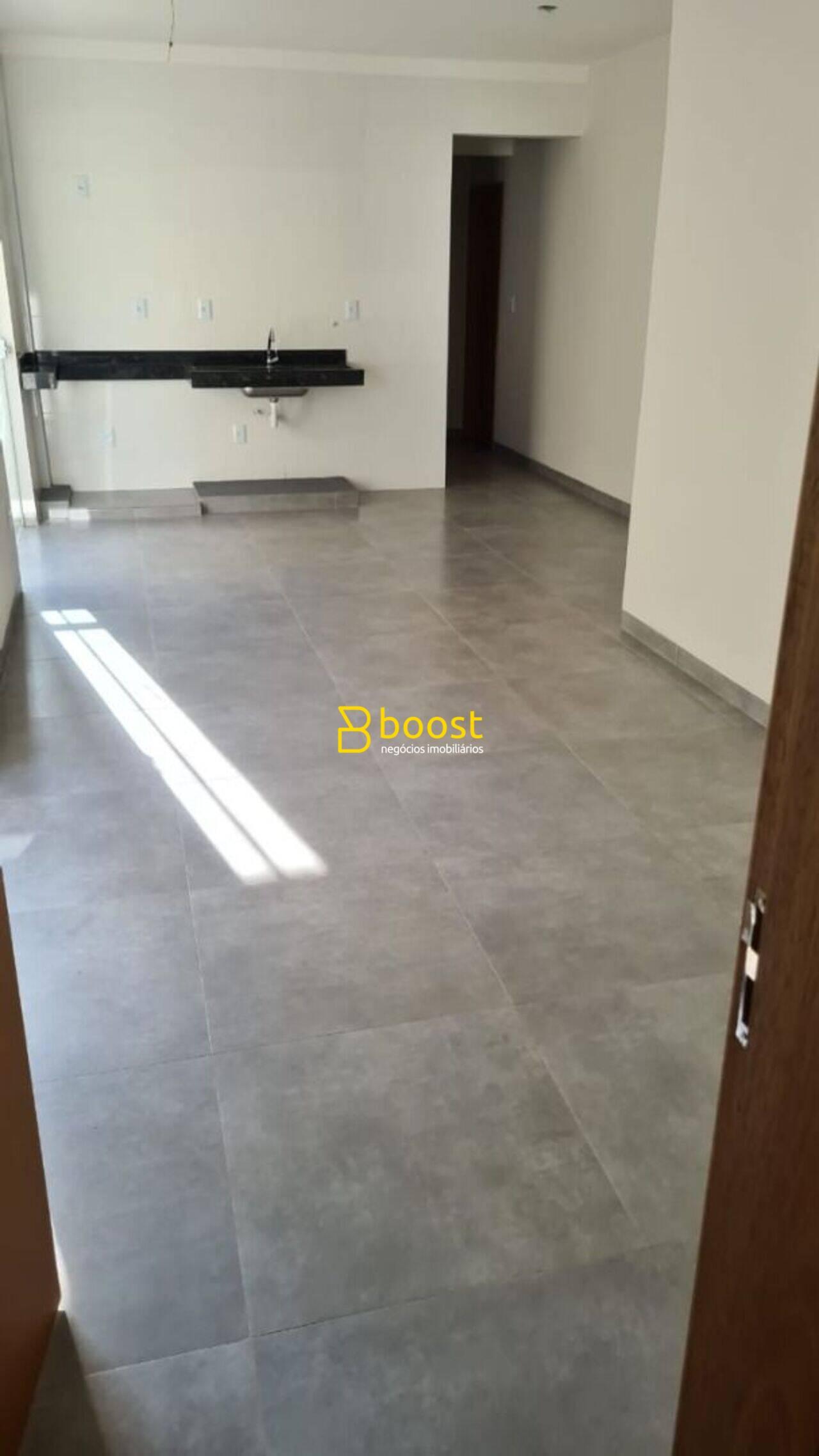 Apartamento com 2 dormitórios à venda, 63 m² por R$ 360.000 - Santa Mônica - Uberlândia/MG, foto 2
