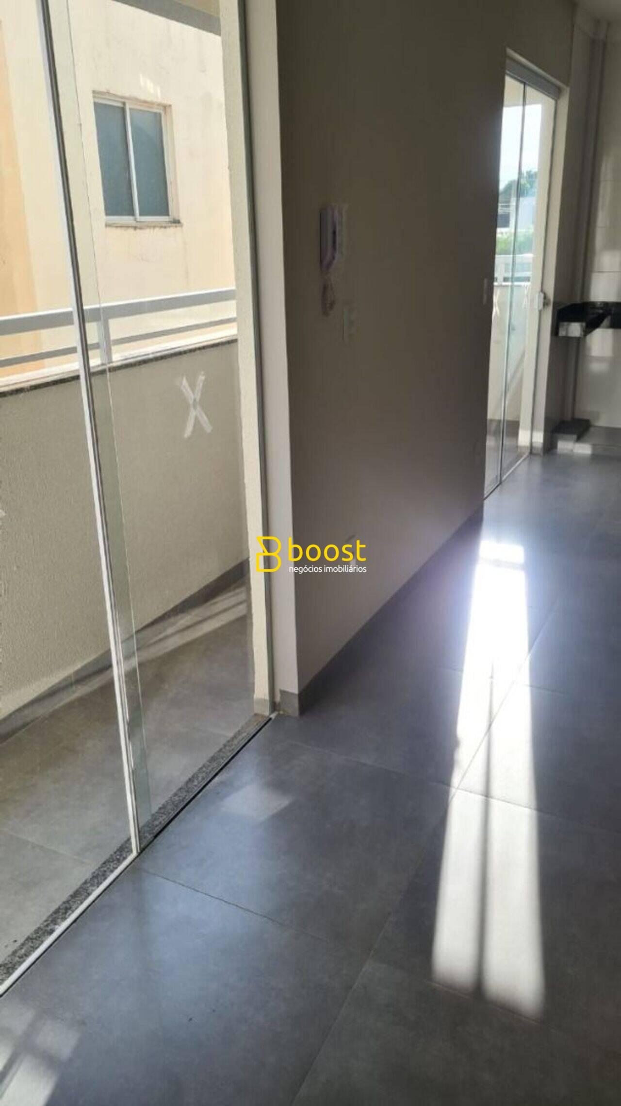 Apartamento com 2 dormitórios à venda, 63 m² por R$ 360.000 - Santa Mônica - Uberlândia/MG, foto 3