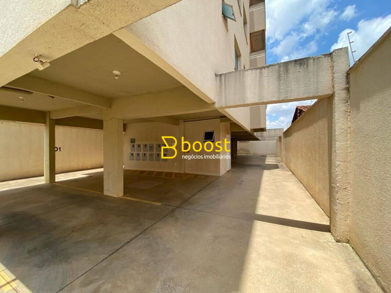 Apartamento com 2 dormitórios à venda por R$ 380.000 - Santa Mônica - Uberlândia/MG, foto 2