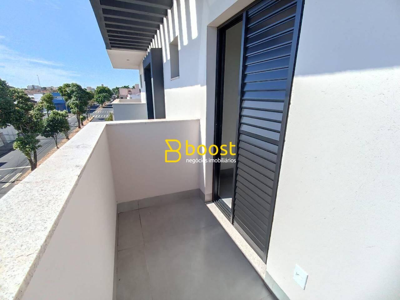 Apartamento com 2 quartos, à venda por R$ 325.000 - Santa Mônica - Uberlândia/MG, foto 2
