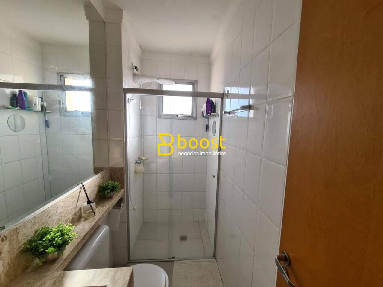 Apartamento com 2 quartos, 50 m², à venda por R$ 220.000 - Nossa Senhora das Graças - Uberlândia/MG, foto 3