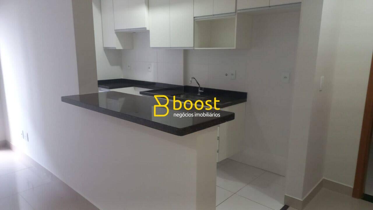 Apartamento com 2 quartos, 66 m², à venda por R$ 390.000 - Santa Mônica - Uberlândia/MG, foto 2