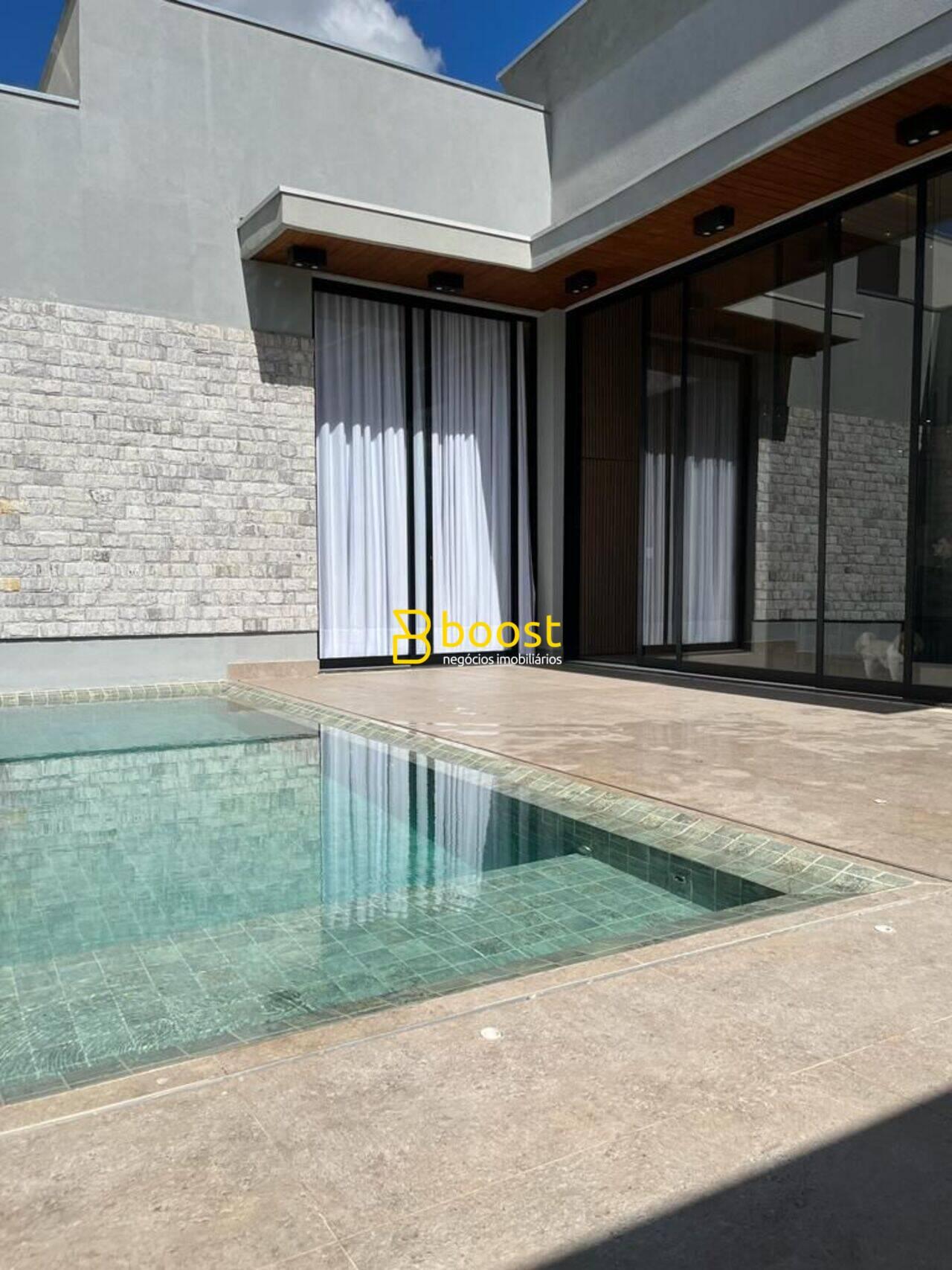 Casa com 3 suítes à venda, 239 m² por R$ 2.320.000 - Laranjeiras - Uberlândia/MG, foto 2