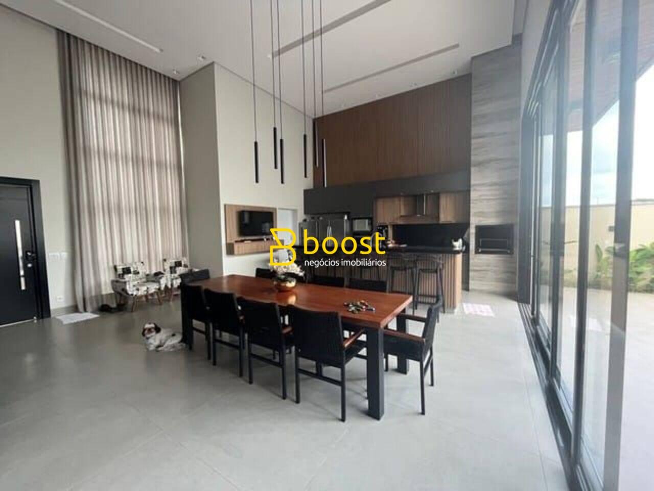 Casa com 3 suítes à venda, 239 m² por R$ 2.320.000 - Laranjeiras - Uberlândia/MG, foto 4