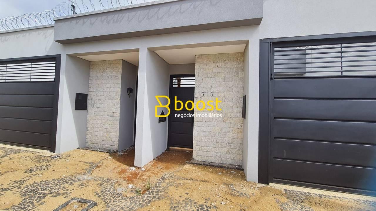 Casa à venda por R$ 460.000,00 - Novo Mundo - Uberlândia/MG