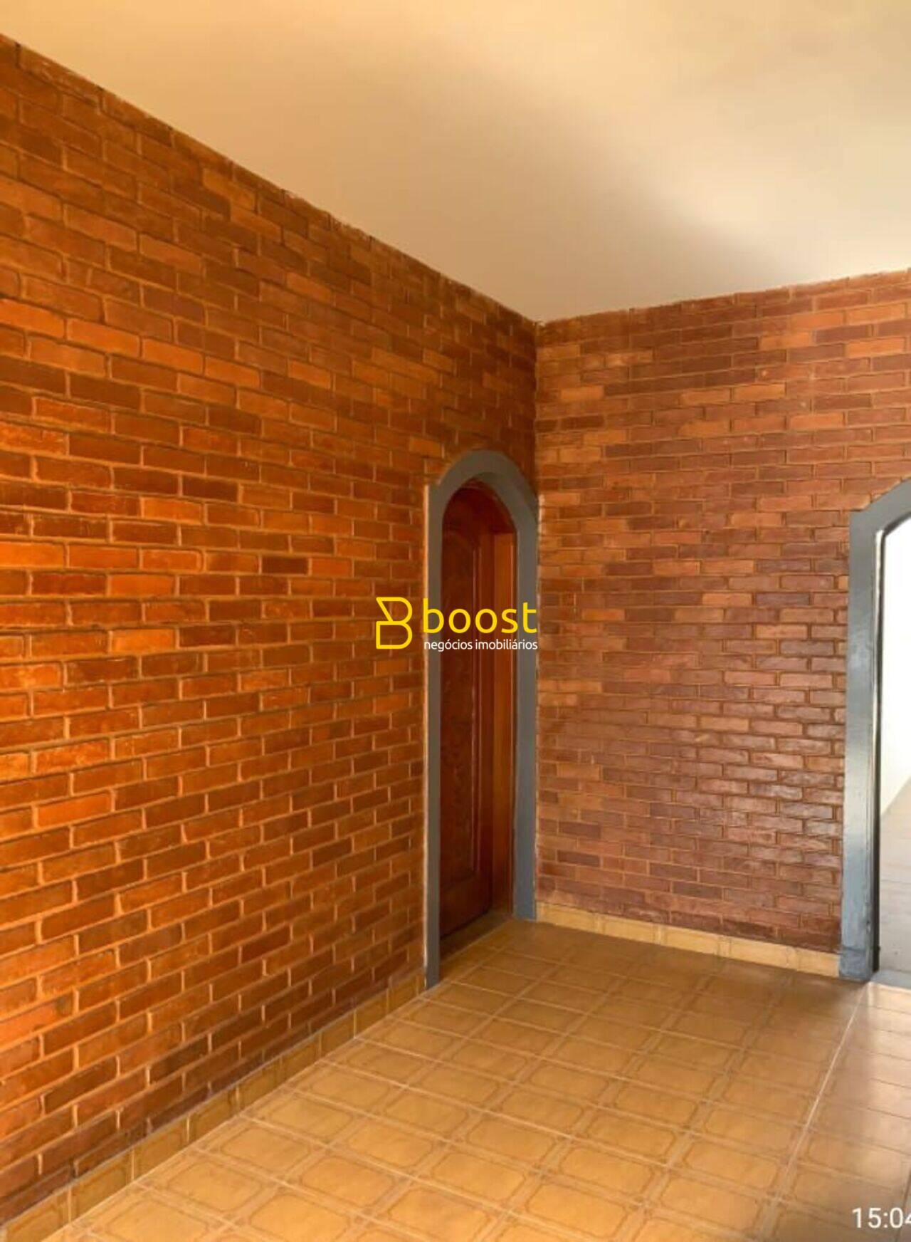 Casa com 5 quartos, 300 m², à venda por R$ 1.200.000 - Nossa Senhora Aparecida - Uberlândia/MG, foto 3