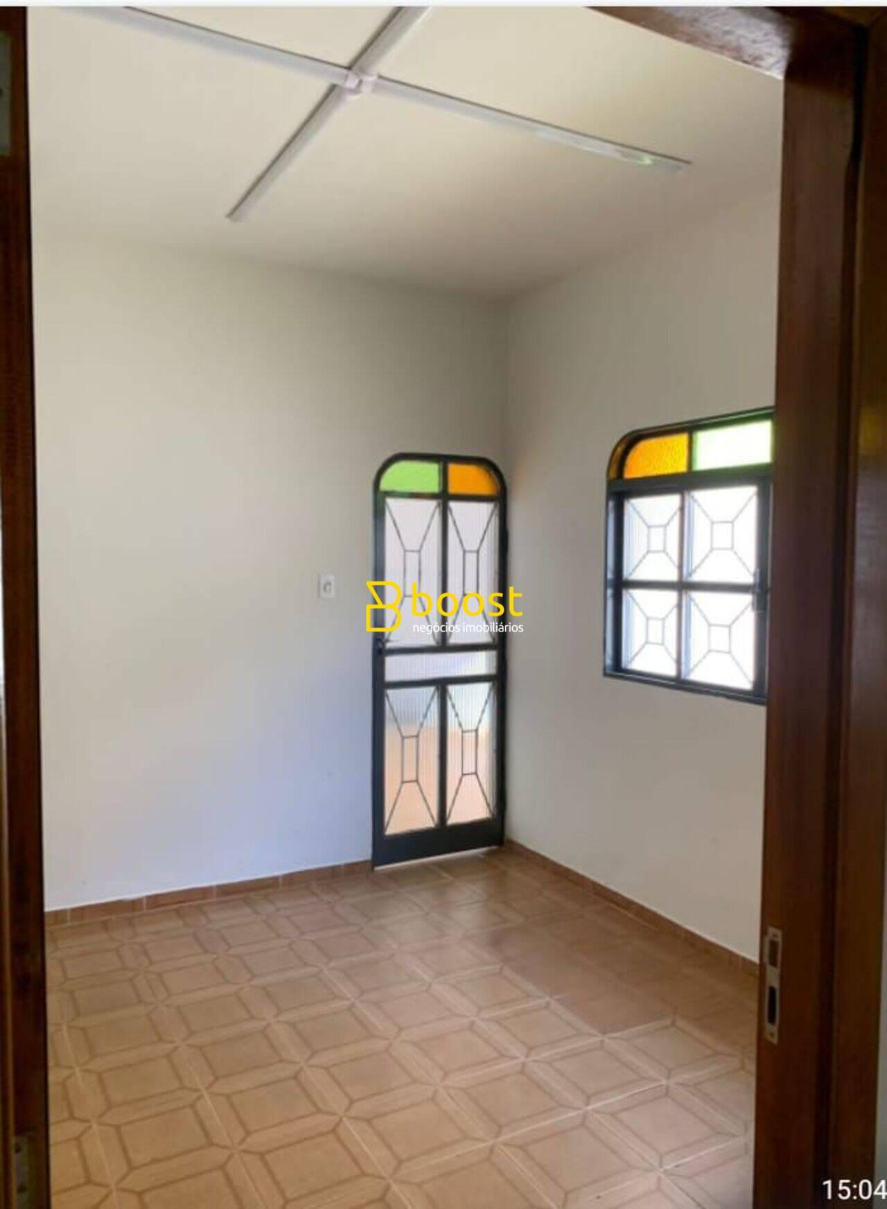 Casa com 5 quartos, 300 m², à venda por R$ 1.200.000 - Nossa Senhora Aparecida - Uberlândia/MG, foto 4