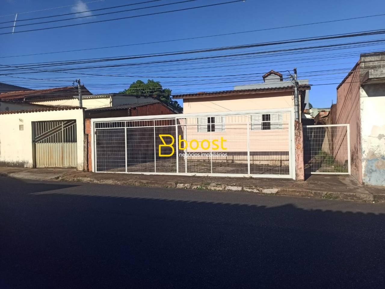 Casa com 4 quartos, 190 m², à venda por R$ 375.000 - Segismundo Pereira - Uberlândia/MG