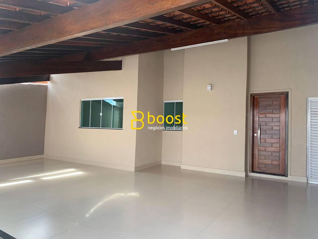 Casa com 3 quartos, 219 m², à venda por R$ 850.000 - Santa Mônica - Uberlândia/MG