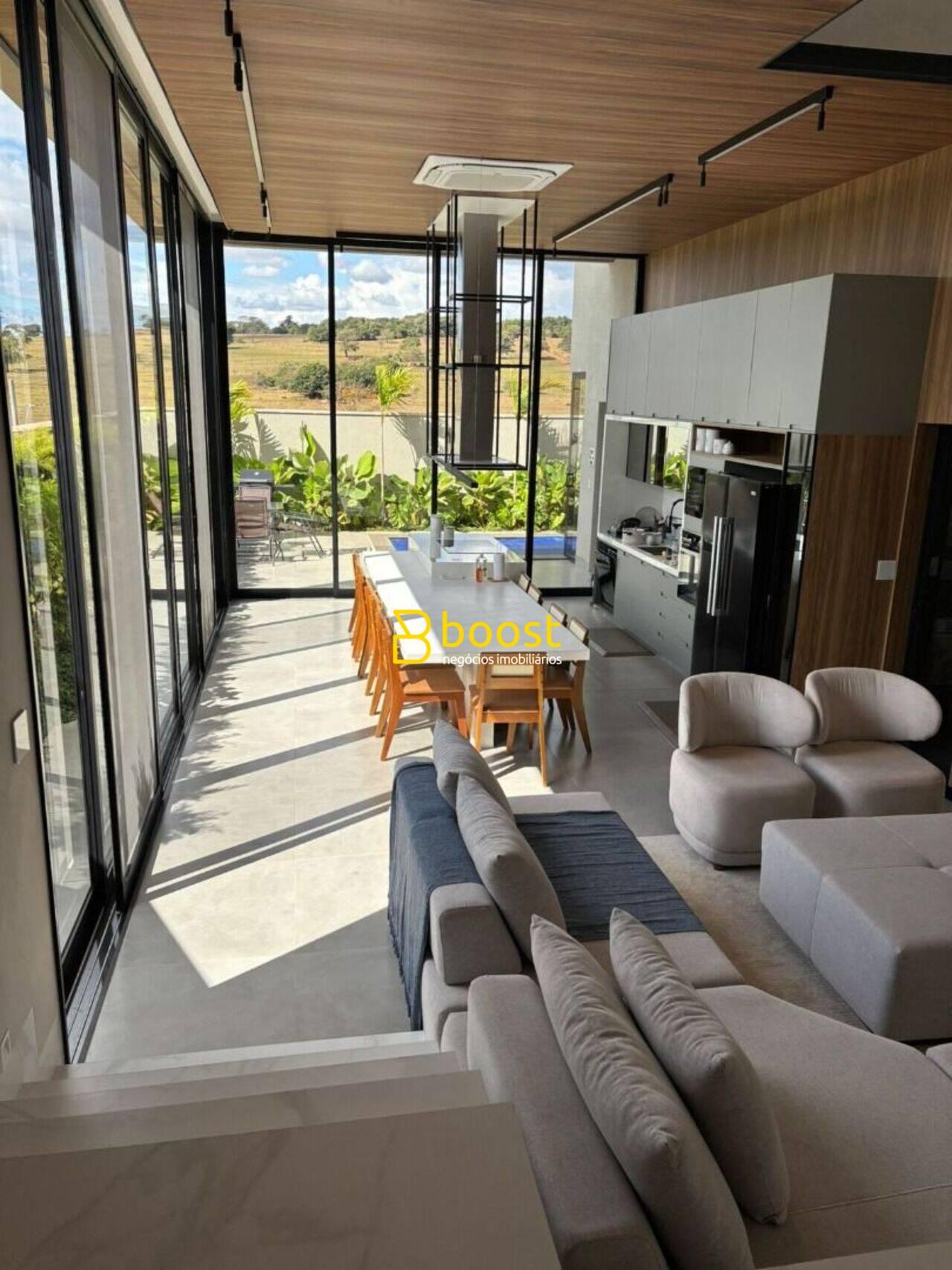Casa com 3 quartos, 180 m², à venda por R$ 2.250.000 - Condomínio Terras Alpha - Uberlândia/MG, foto 2