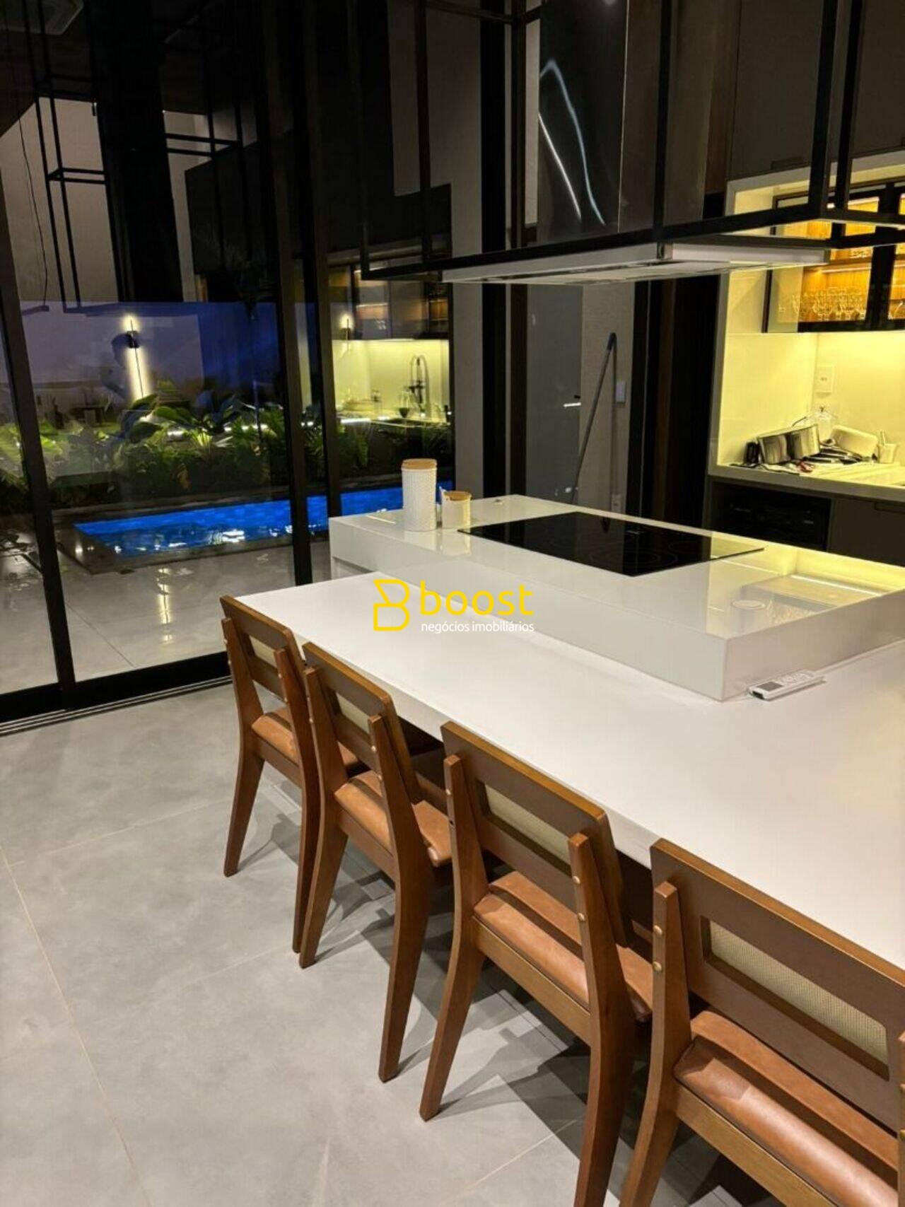 Casa com 3 quartos, 180 m², à venda por R$ 2.250.000 - Condomínio Terras Alpha - Uberlândia/MG, foto 4