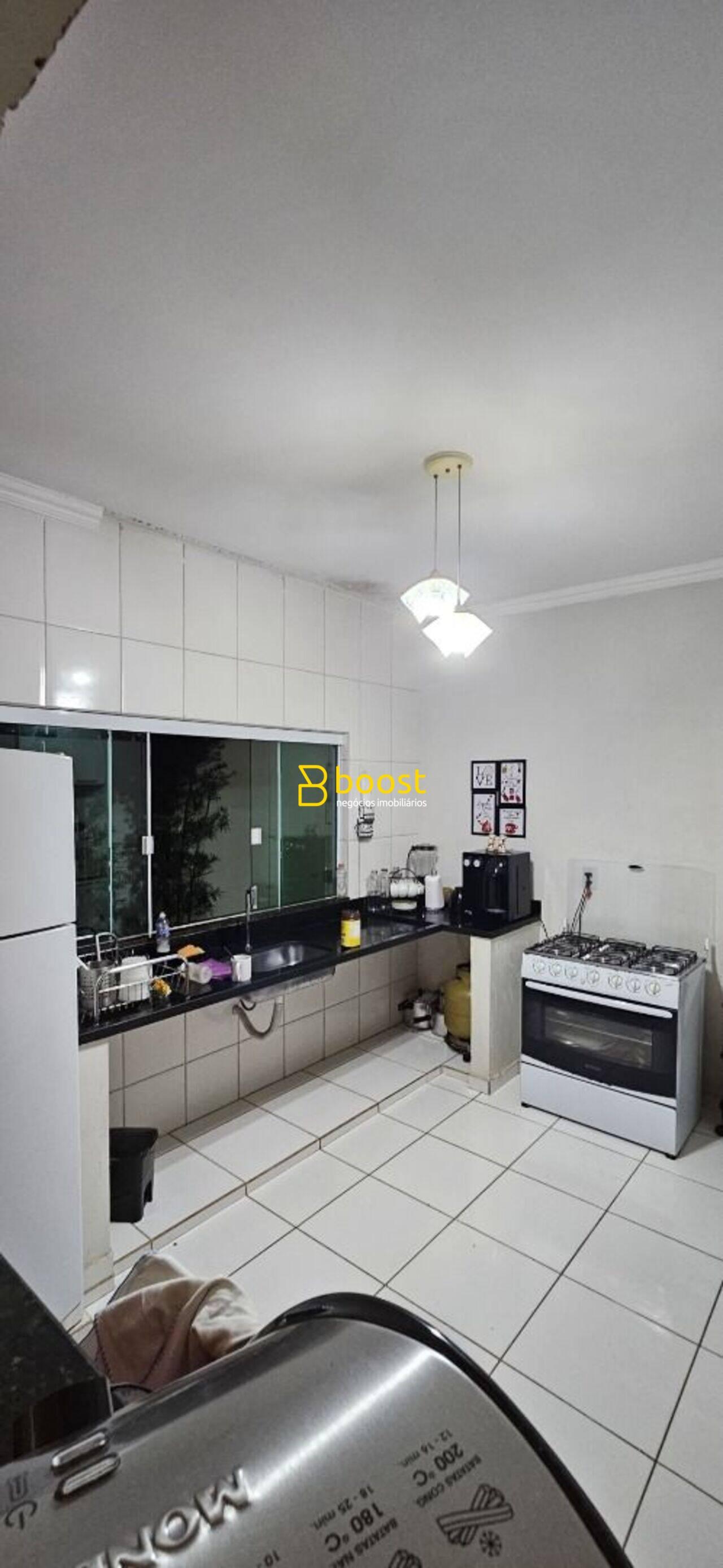 Casa com 3 quartos, 180 m², à venda por R$ 680.000 - Jardim América II - Uberlândia/MG, foto 2