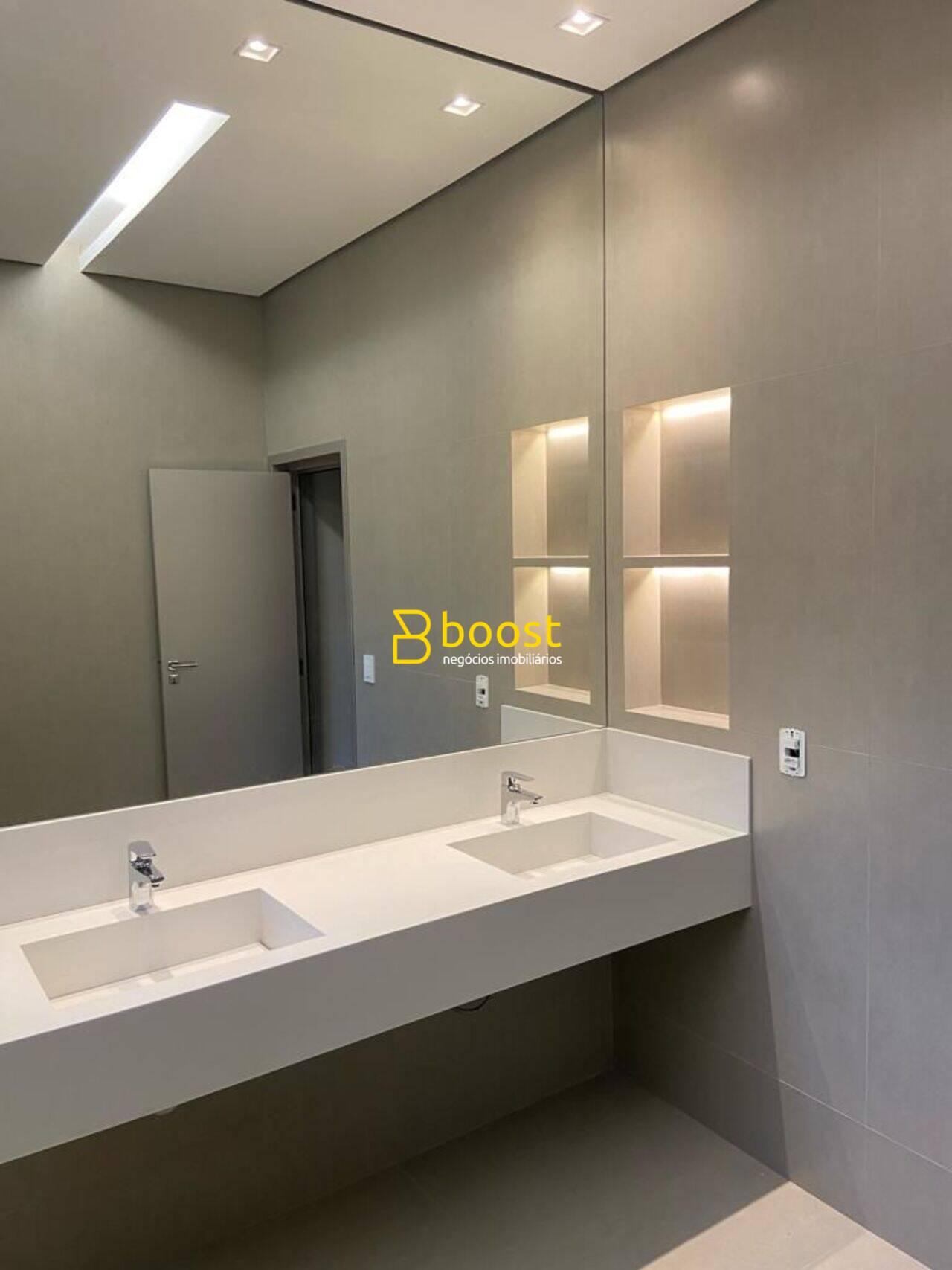 Casa com 4 dormitórios à venda, 260 m² por R$ 2.970.000,00 - Jardim Versailles - Uberlândia/MG, foto 3
