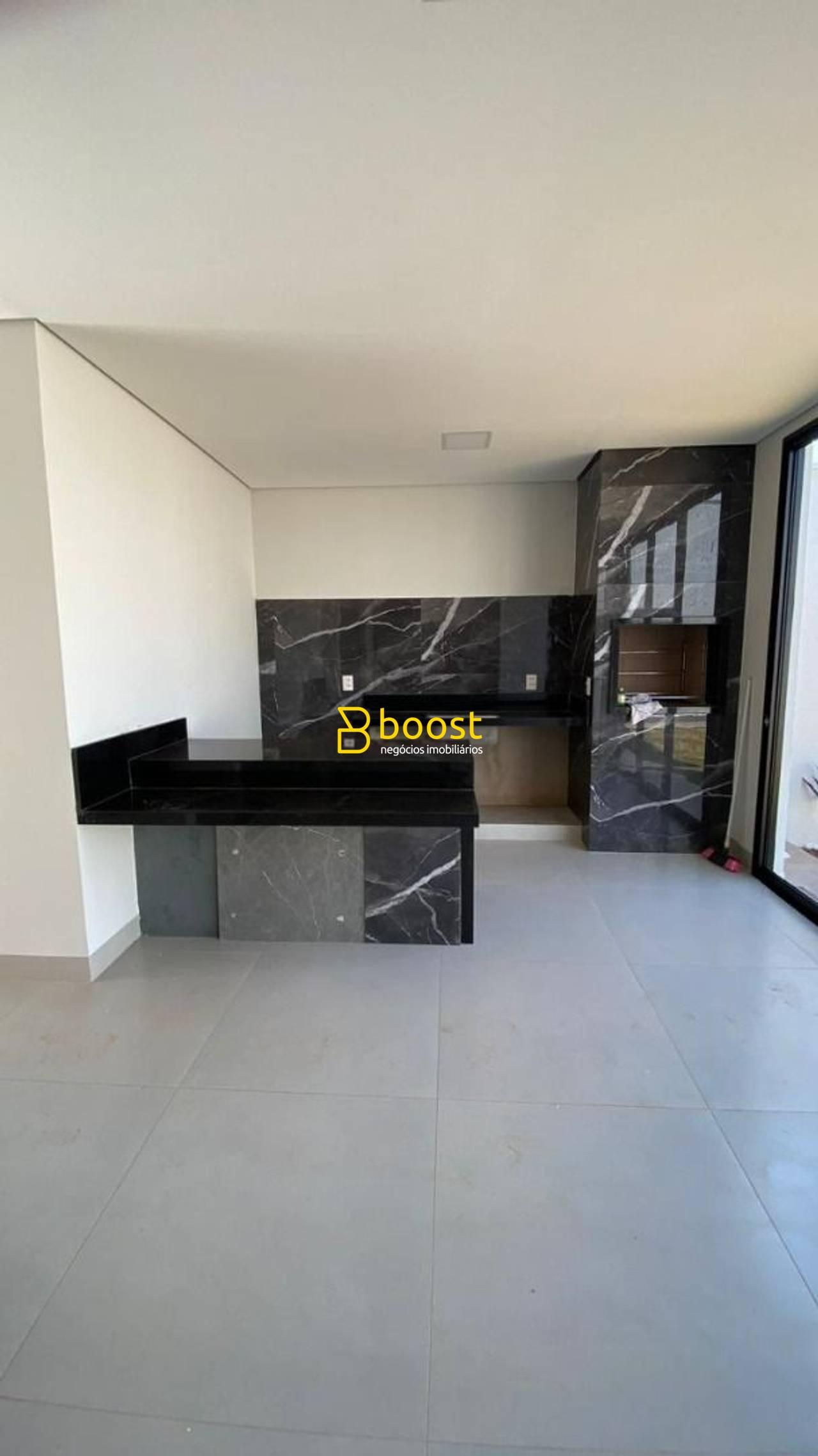 Casa com 3 dormitórios à venda, 167 m² por R$ 890.000,00 - Novo Mundo - Uberlândia/MG