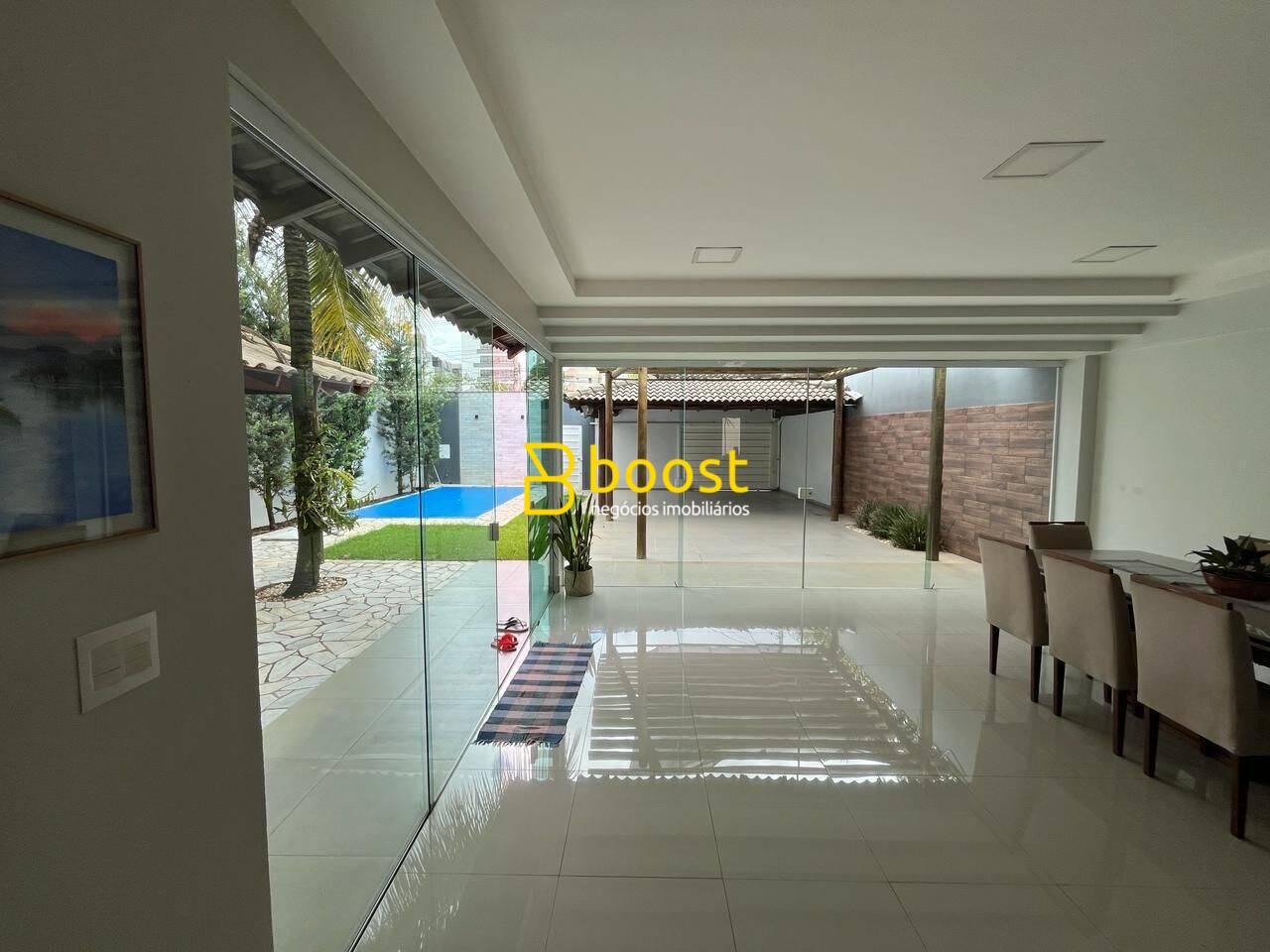 Casa com 3 dormitórios à venda, 280 m² por R$ 1.050.000,00 - Santa Mônica - Uberlândia/MG, foto 2