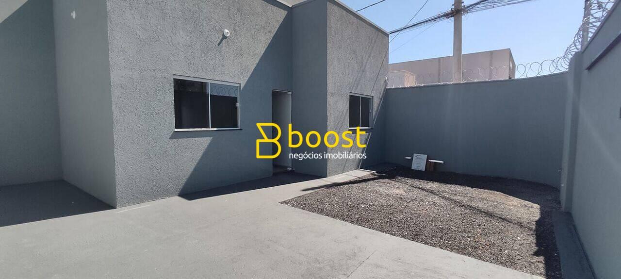 Casa com 2 quartos, 60 m², à venda por R$ 390.000 - Novo Mundo - Uberlândia/MG, foto 2