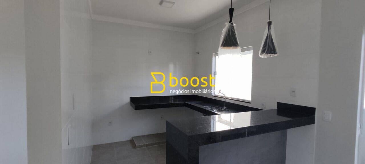 Casa com 2 quartos, 60 m², à venda por R$ 390.000 - Novo Mundo - Uberlândia/MG, foto 4