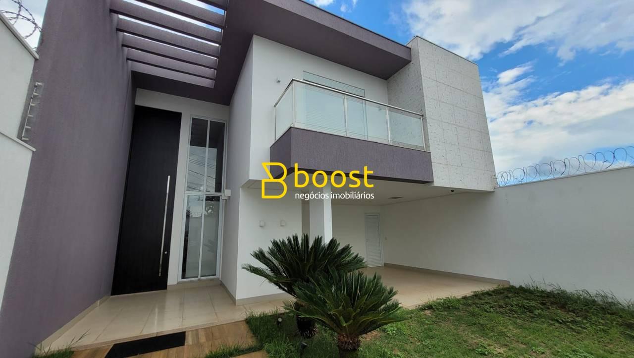 Sobrado com 4 dormitórios à venda, 236 m² por R$ 1.600.000 - Vigilato Pereira - Uberlândia/MG