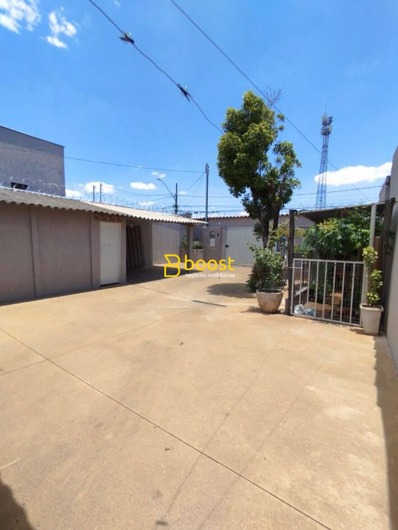 Casa com 3 dormitórios à venda por R$ 450.000,00 - Santa Rosa - Uberlândia/MG, foto 2