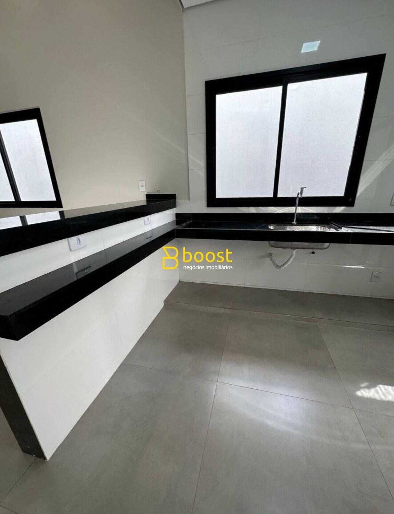 Casa com 3 quartos, 150 m², à venda por R$ 850.000 - Jardim Inconfidência - Uberlândia/MG, foto 2