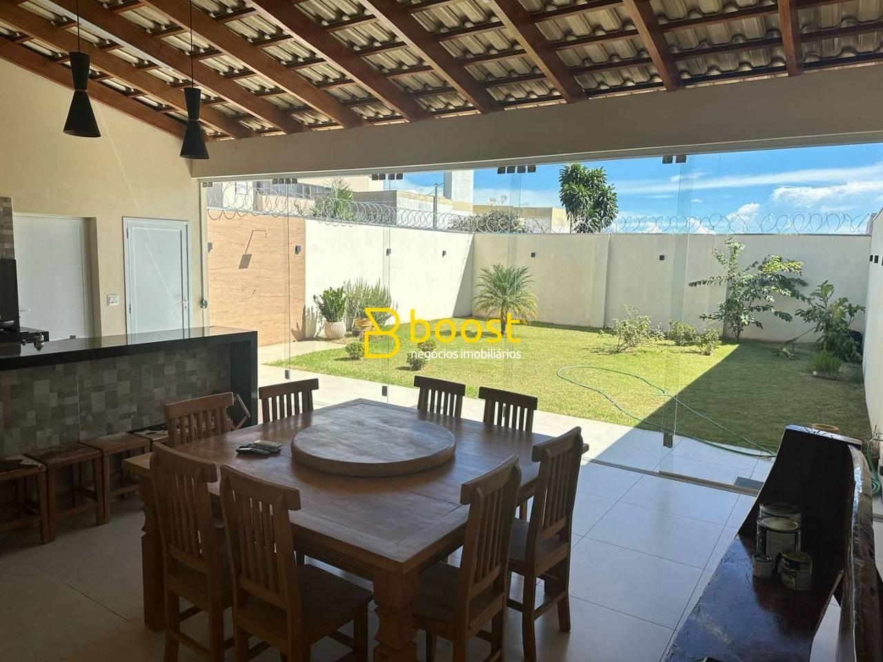 Casa, 230 m², à venda por R$ 1.200.000 - Brasil - Uberlândia/MG