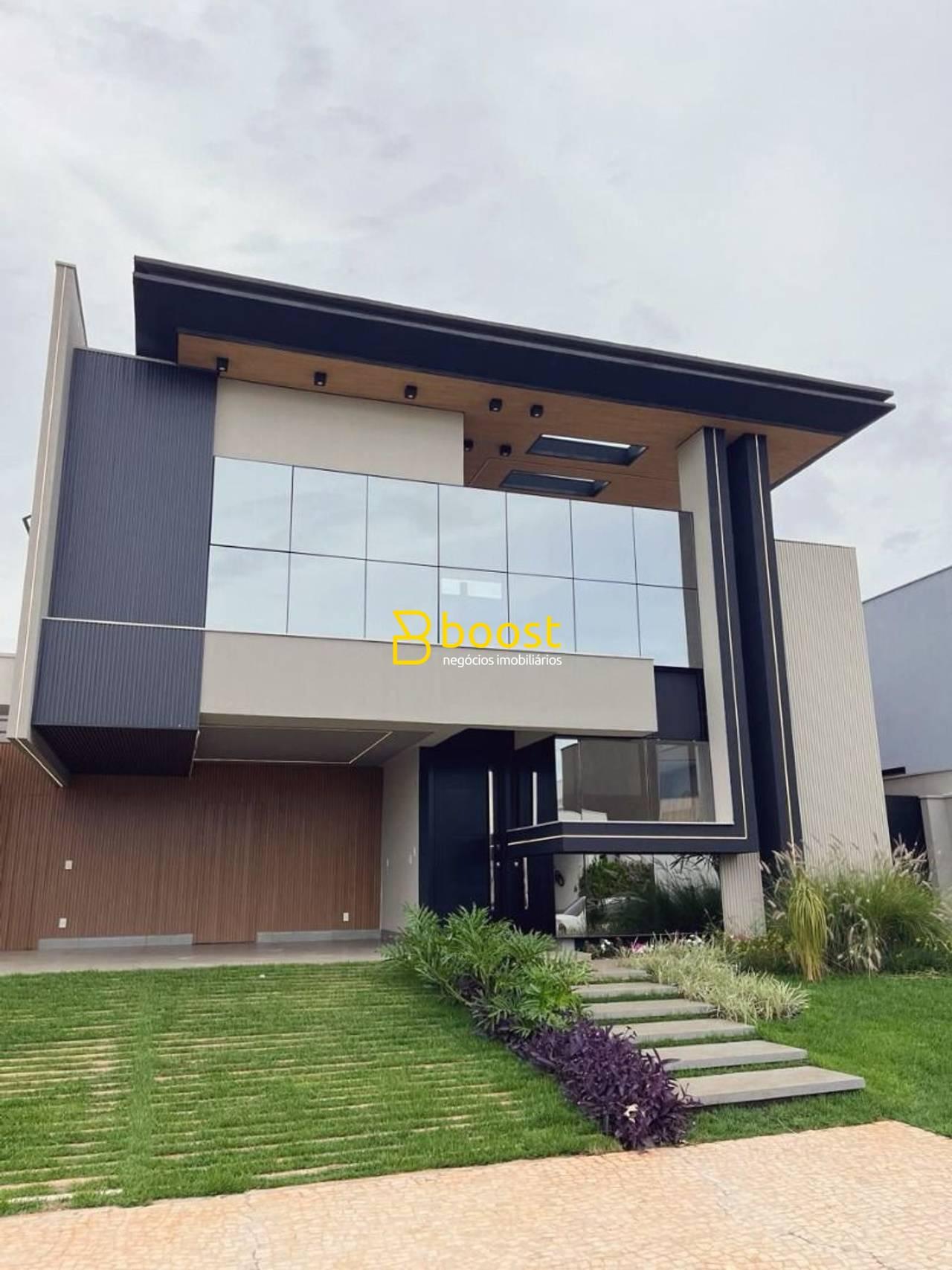 Casa com 4 quartos, 290 m², à venda por R$ 3.500.000 - Jardim Versailles - Uberlândia/MG