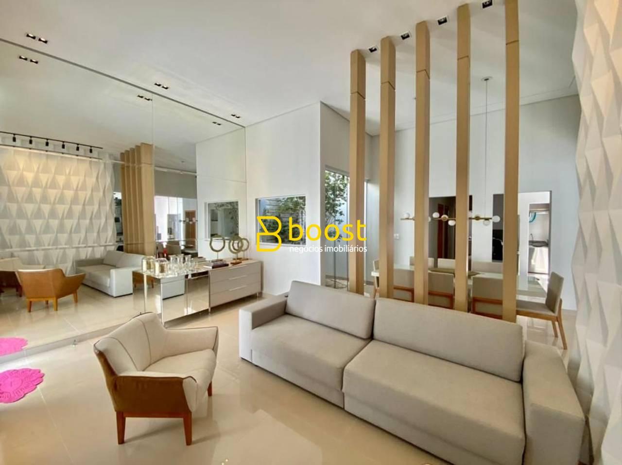 Casa com 3 dormitórios à venda, 200 m² por R$ 1.157.894,74 - Novo Mundo - Uberlândia/MG