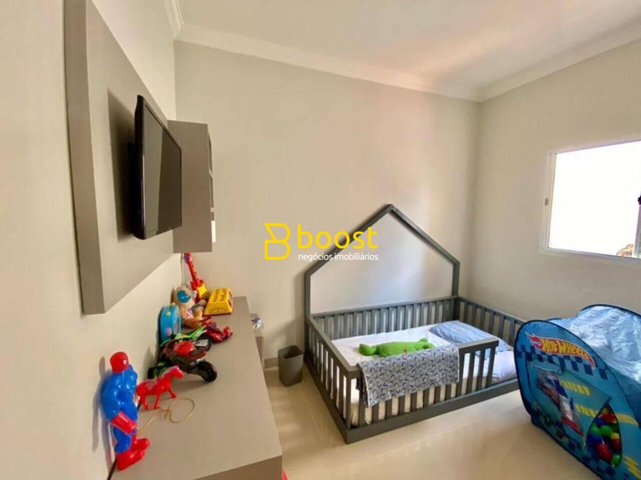 Casa com 3 dormitórios à venda, 200 m² por R$ 1.157.894,74 - Novo Mundo - Uberlândia/MG, foto 4
