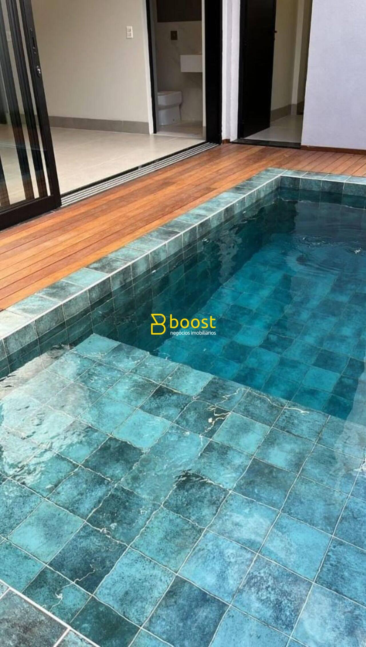 Casa com 3 quartos, 244 m², à venda por R$ 2.900.000 - Jardim Versailles - Uberlândia/MG, foto 2