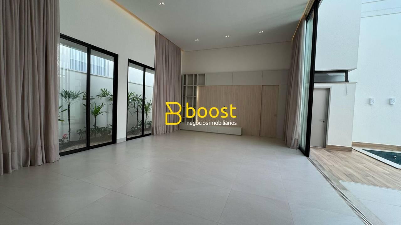 Casa com 3 dormitórios à venda, 265 m² por R$ 3.200.000,00 - Jardim Versailles - Uberlândia/MG