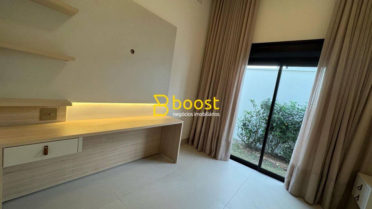 Casa com 3 dormitórios à venda, 265 m² por R$ 3.200.000,00 - Jardim Versailles - Uberlândia/MG, foto 3