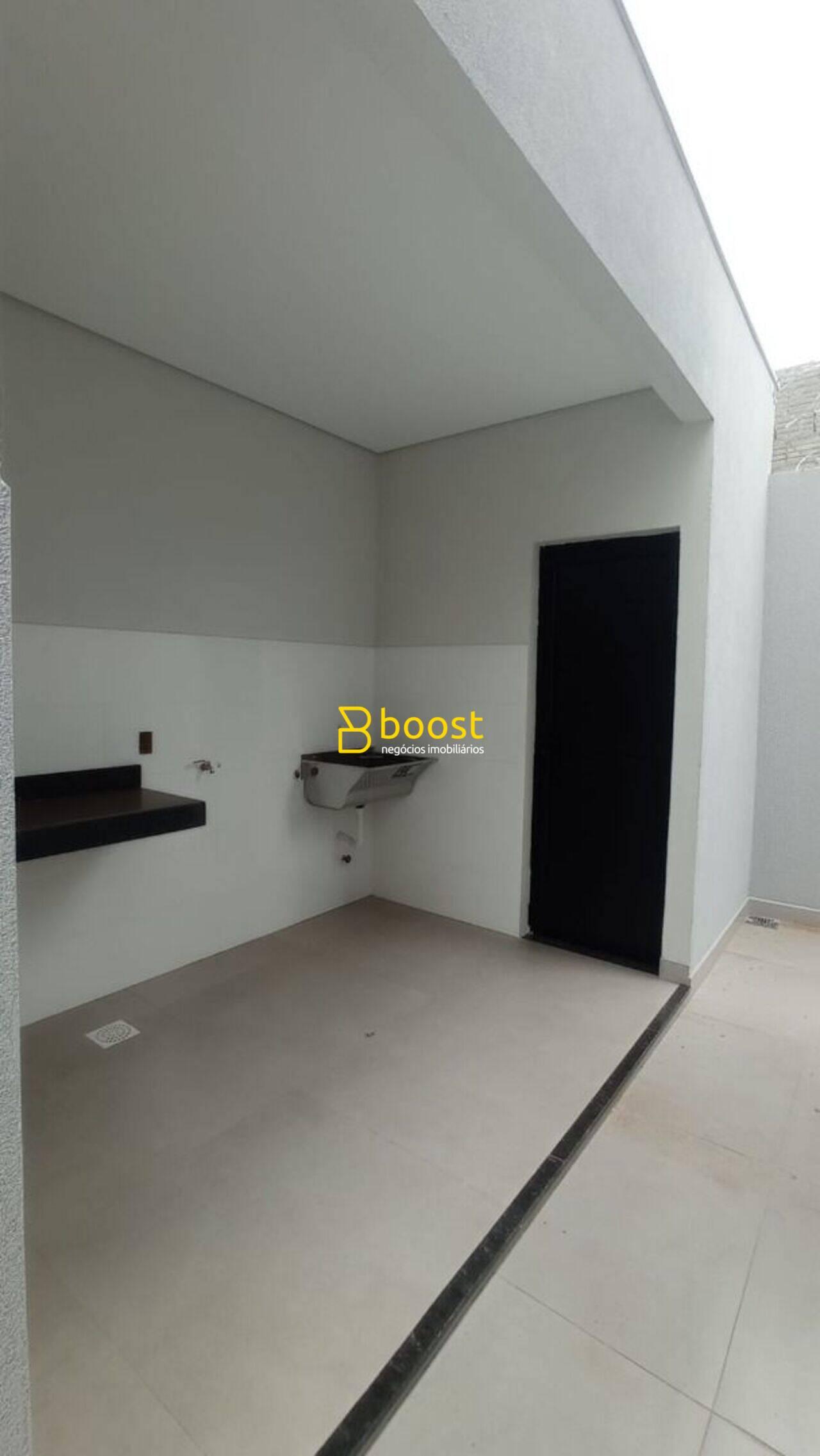 Casa com 3 dormitórios à venda, 166 m² por R$ 830.000 - Novo Mundo - Uberlândia/MG, foto 2