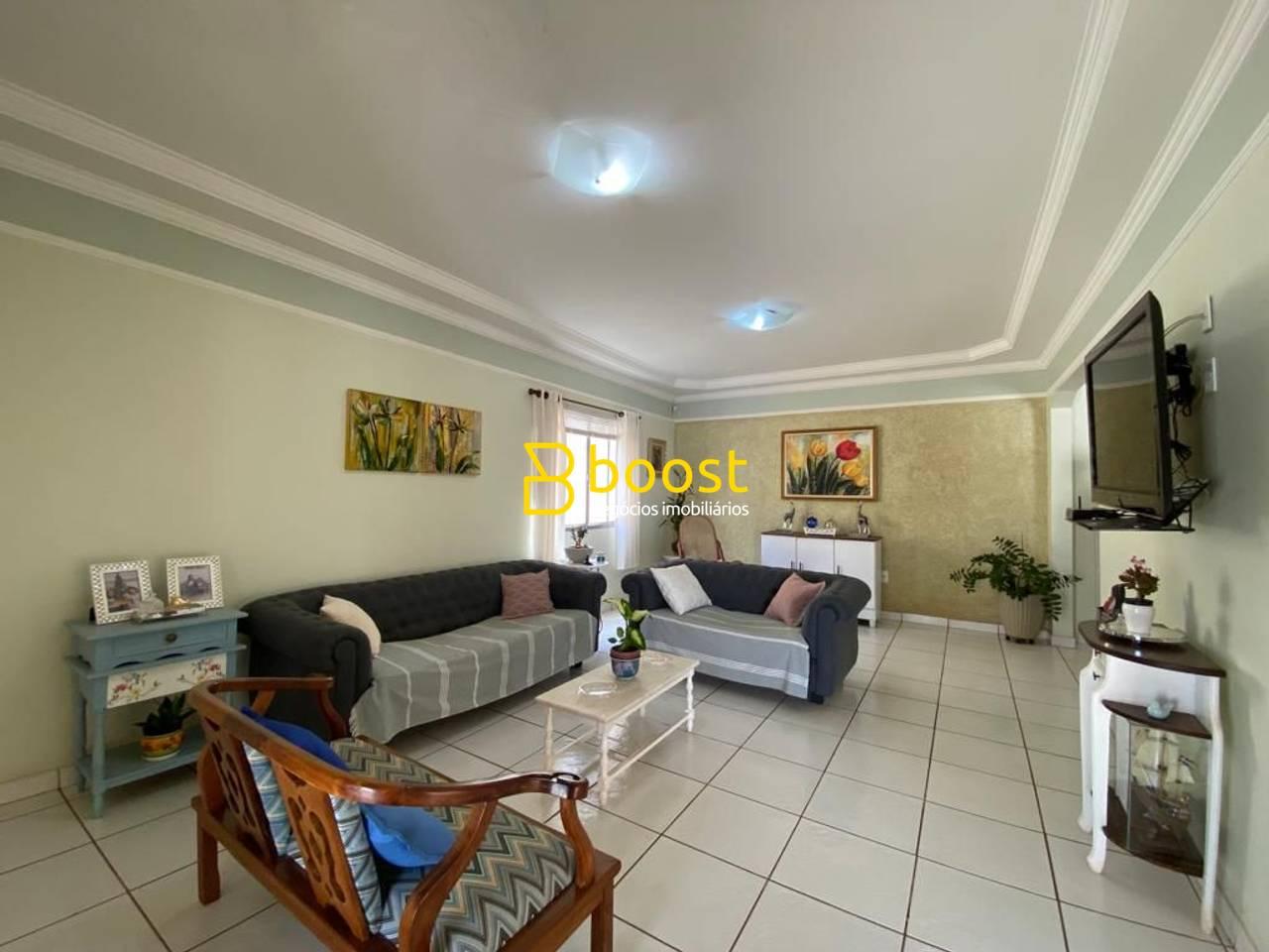Casa com 3 dormitórios à venda, 242 m² por R$ 780.000,00 - Cidade Jardim - Uberlândia/MG