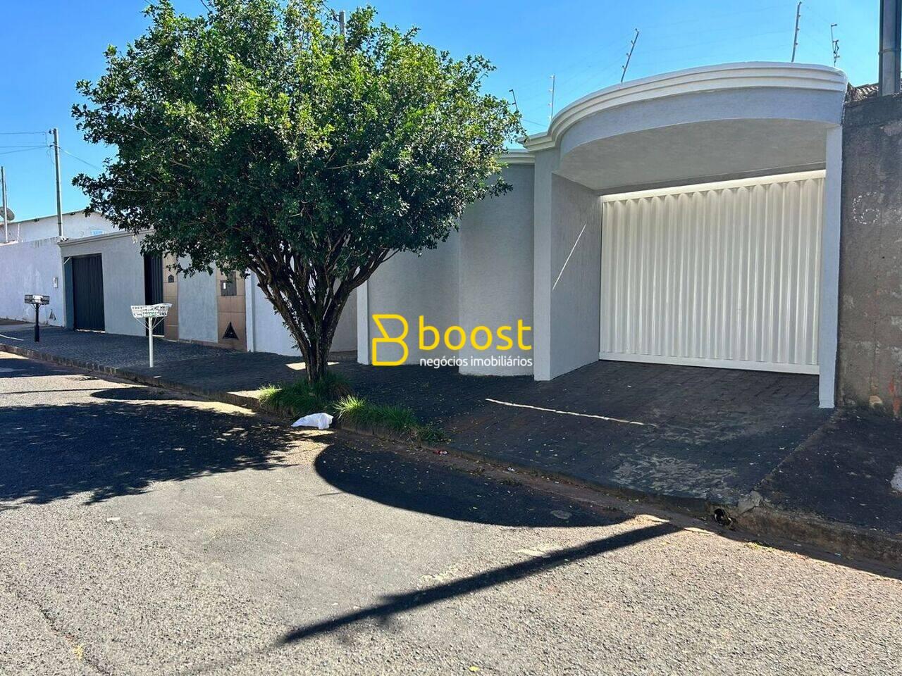 Casa com 3 dormitórios à venda por R$ 420.000,00 - Nova Uberlândia - Uberlândia/MG, foto 2