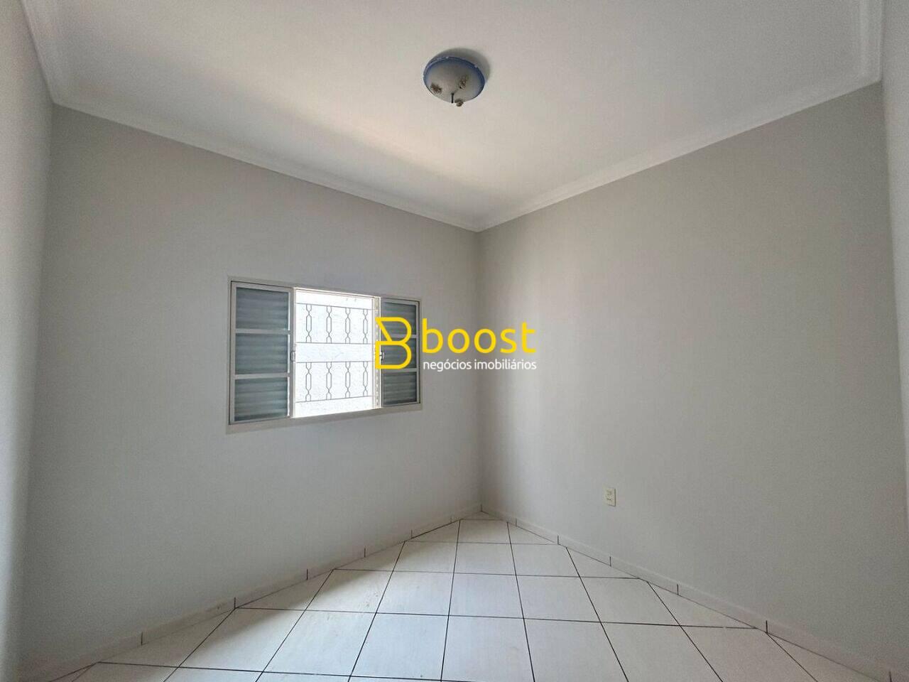 Casa com 3 dormitórios à venda por R$ 420.000,00 - Nova Uberlândia - Uberlândia/MG, foto 3