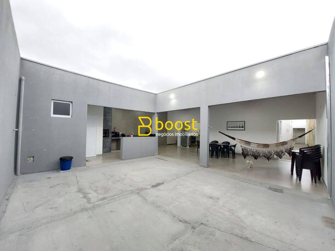 Casa com 3 dormitórios à venda, 220 m² por R$ 700.000 - Carajás - Uberlândia/MG, foto 3