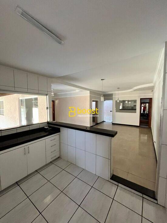 Casa com 3 quartos, 244 m², à venda por R$ 750.000 - Cazeca - Uberlândia/MG, foto 4