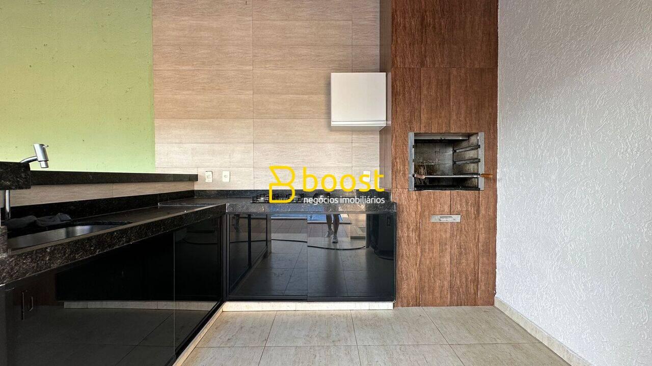 Casa com 4 quartos, 300 m², à venda por R$ 1.350.000 - Cidade Jardim - Uberlândia/MG, foto 4