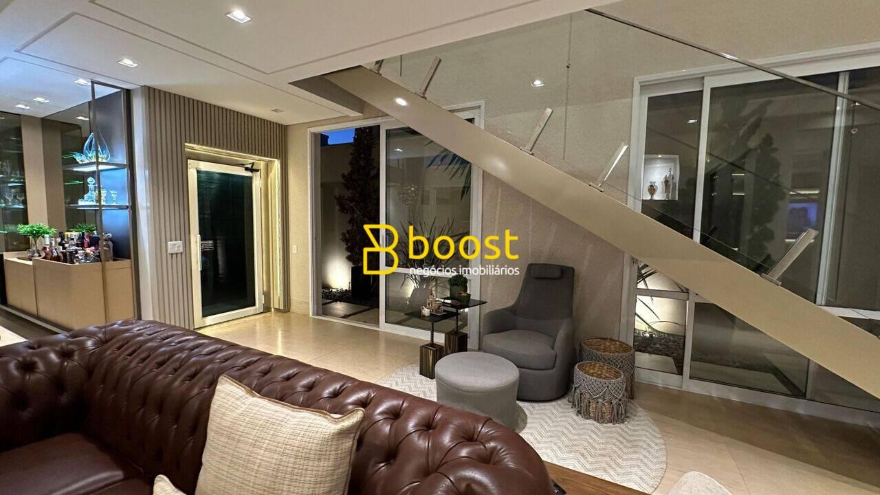Casa com 3 quartos, 340 m², à venda por R$ 5.500.000 - Jardim Versailles - Uberlândia/MG, foto 3
