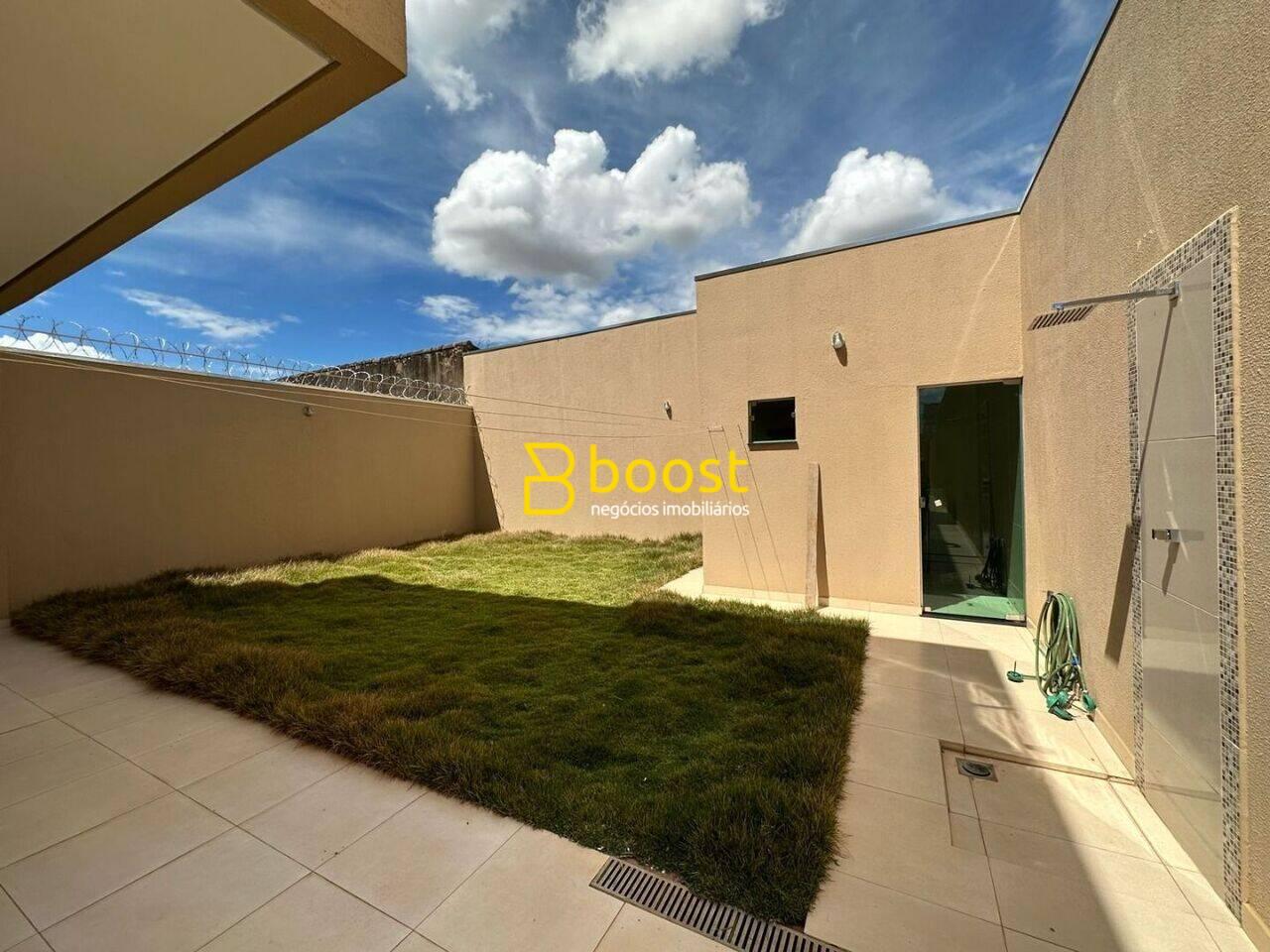 Casa com 5 dormitórios à venda, 270 m² por R$ 1.190.000 - Novo Mundo - Uberlândia/MG, foto 3