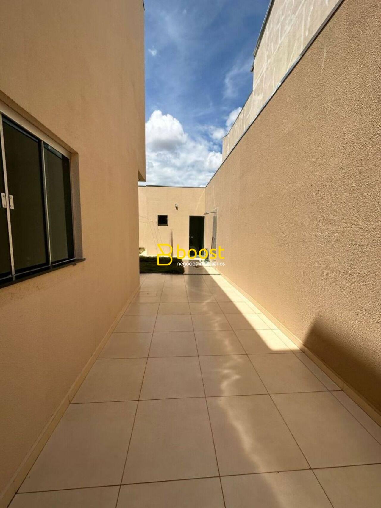 Casa com 5 dormitórios à venda, 270 m² por R$ 1.190.000 - Novo Mundo - Uberlândia/MG, foto 4