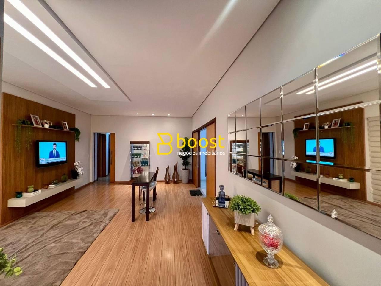Casa com 4 dormitórios à venda, 231 m² por R$ 1.750.000 - Jardim Karaíba - Uberlândia/MG
