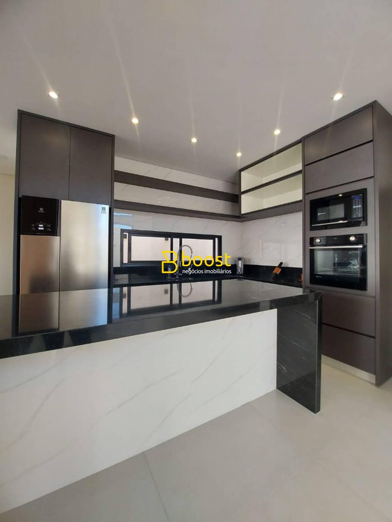 Casa à venda, 186 m² por R$ 1.100.000 - Novo Mundo - Uberlândia/MG