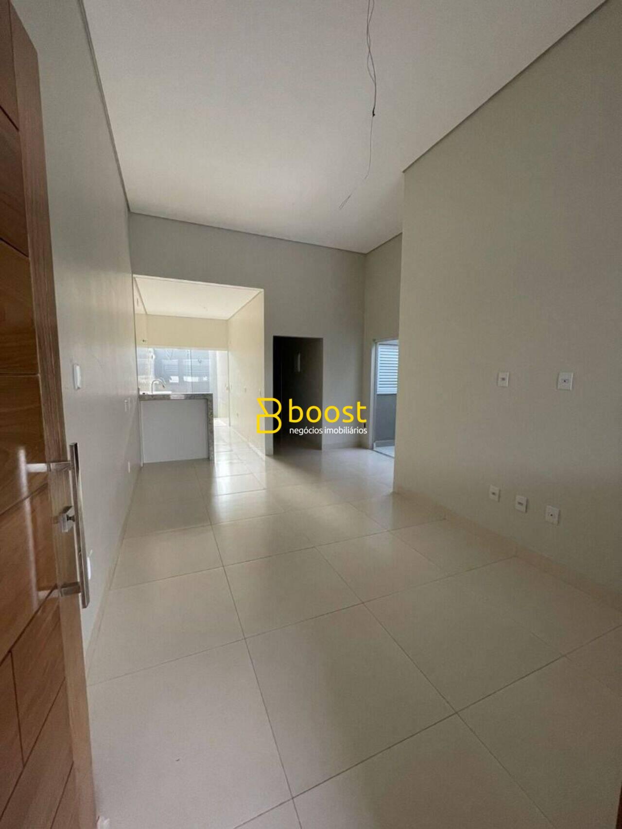 Casa com 3 dormitórios à venda, 89 m² por R$ 480.000 - Novo Mundo - Uberlândia/MG, foto 2