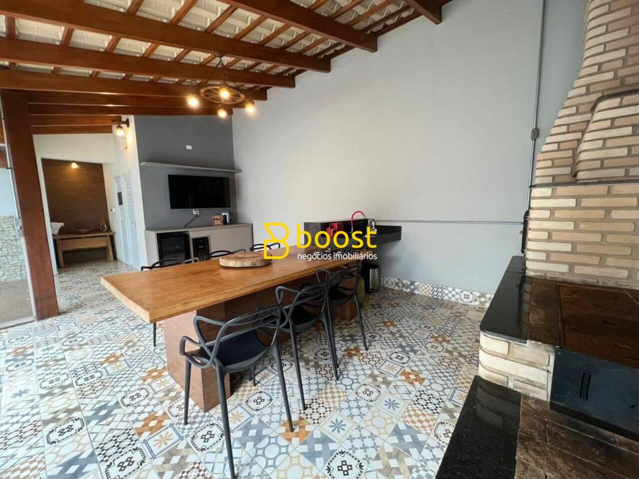 Casa com 3 dormitórios à venda, 200 m² por R$ 920.000 - Laranjeiras - Uberlândia/MG, foto 4