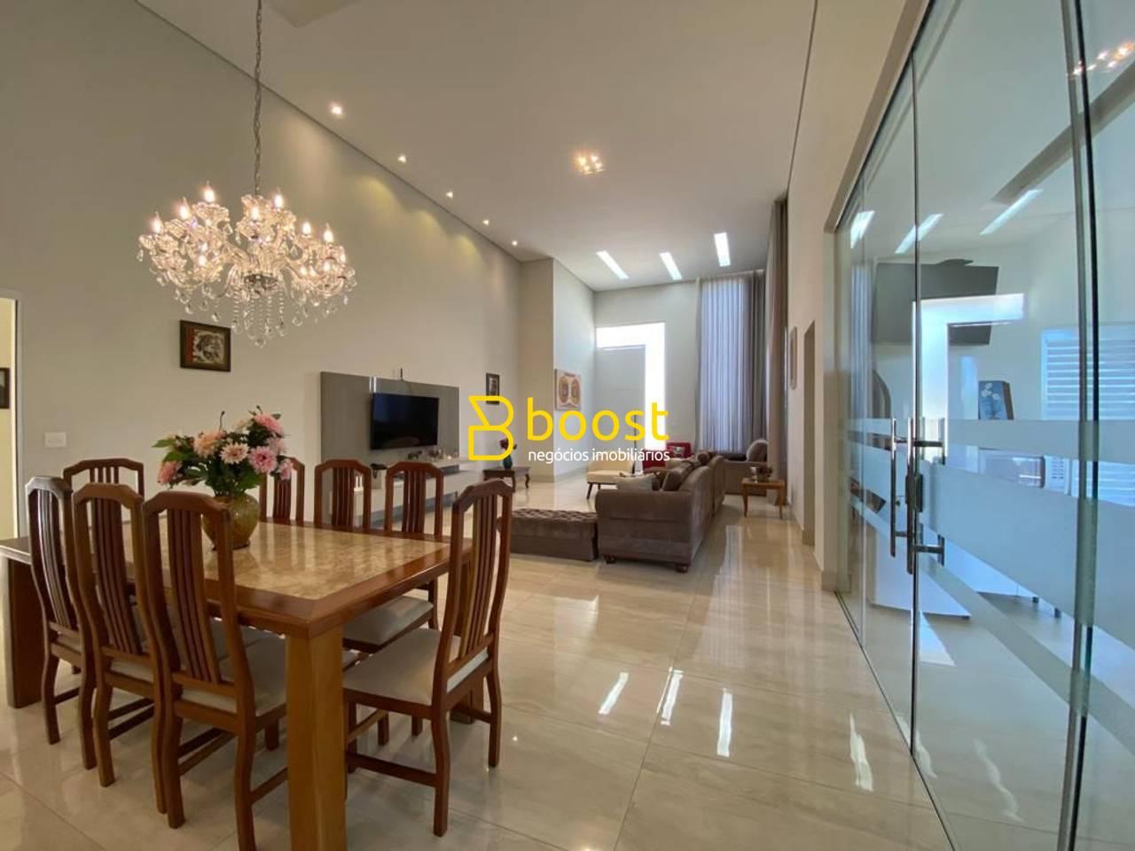 Casa com 3 dormitórios à venda, 270 m² por R$ 2.400.000,00 - Jardins Barcelona - Uberlândia/MG