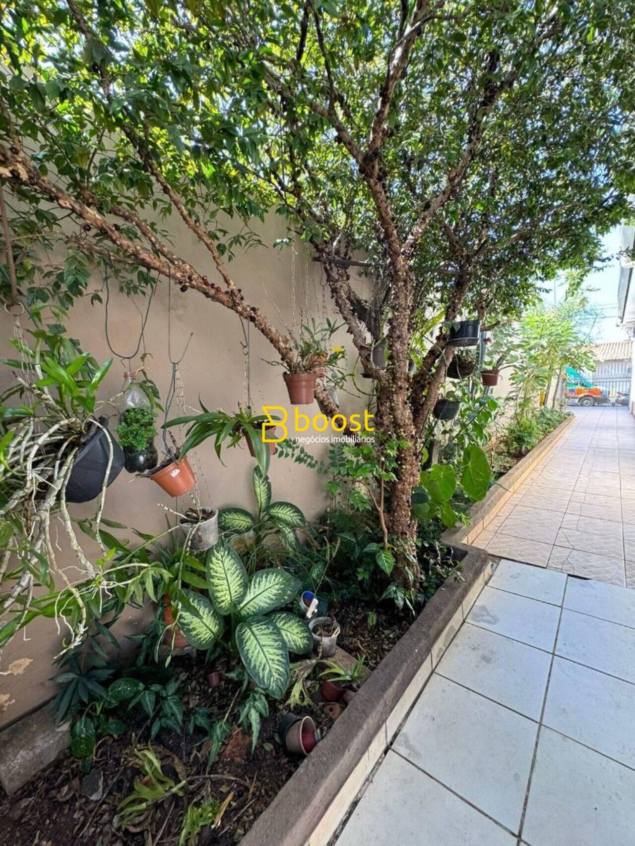 Casa com 3 dormitórios à venda, 121 m² por R$ 500.000 - Presidente Roosevelt - Uberlândia/MG, foto 4